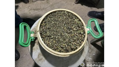 На Чернігівщині викрили чоловіка, якого підозрюють у наркоторгівлі На Чернігівщині викрили чоловіка, якого підозрюють у наркоторгівлі