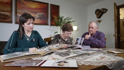 Рідні полеглого захисника України Андрія Буди, Тернопіль, 23 лютого 2026 Рідні полеглого захисника України Андрія Буди, Тернопіль, 23 лютого 2026