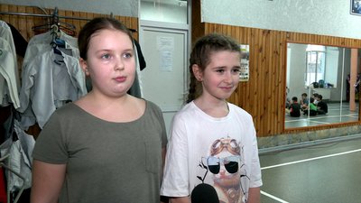 Учениці МСДЮСШОР з фехтування Учениці МСДЮСШОР з фехтування