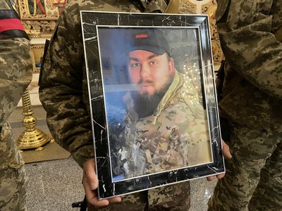 У Полтаві попрощалися із воїнами Олександром Нагоренським та Владиславом Биковим У Полтаві попрощалися із воїнами Олександром Нагоренським та Владиславом Биковим