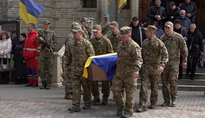 Назавжди 24: у Черкасах поховали загиблого добровольця Назавжди 24: у Черкасах поховали загиблого добровольця