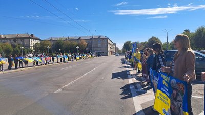 «Шукаємо як підтримку, так і надію»: у Черкасах відбулася щонедільна акція «Не мовчи — полон вбиває» «Шукаємо як підтримку, так і надію»: у Черкасах відбулася щонедільна акція «Не мовчи — полон вбиває»