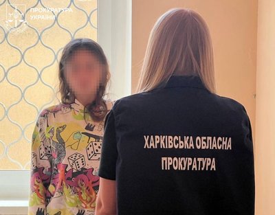 Підозрювана мати, чий син загинув внаслідок падіння з вікна у Харкові 7 травня 2026 року Підозрювана мати, чий син загинув внаслідок падіння з вікна у Харкові 7 травня 2026 року