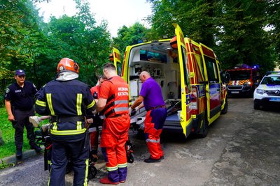 У Львові жінка впала зі схилу гори