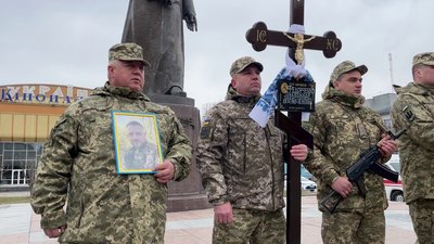 З військовими Юрієм Вальчинським та Олександром Федорченком попрощалися у Рівному З військовими Юрієм Вальчинським та Олександром Федорченком попрощалися у Рівному