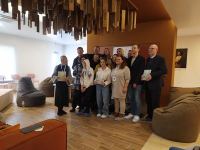 Для мотивації дітей, хворих на рак: в Україні вийшла друком книга "Ніколи не здавайся!" Для мотивації дітей, хворих на рак: в Україні вийшла друком книга "Ніколи не здавайся!"