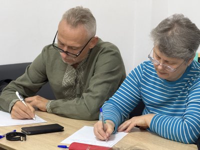 Радіодиктант національної єдності писали в центрі "ЯМаріуполь" в Ужгороді Радіодиктант національної єдності писали в центрі "ЯМаріуполь" в Ужгороді