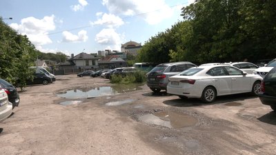 Платну парковку на вулиці 16 липня облаштують у Рівному Платну парковку на вулиці 16 липня облаштують у Рівному