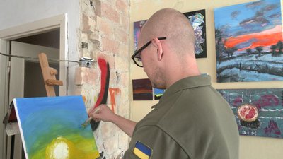 Військовий продає картини в tiktok, щоб допомогти бригаді, яка служить на Харківщині Військовий продає картини в tiktok, щоб допомогти бригаді, яка служить на Харківщині