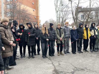 У Полтаві відкрили меморіальну дошку військовослужбовцю ЗСУ Сергію Задираці У Полтаві відкрили меморіальну дошку військовослужбовцю ЗСУ Сергію Задираці