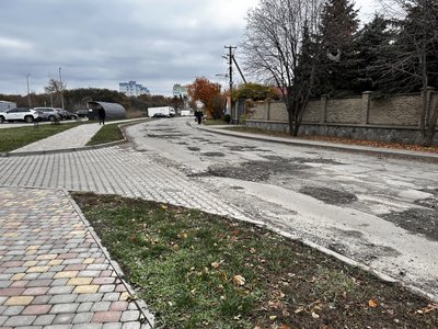 "Тут їхати просто нереально": у Розсошенцях на Полтавщині місцеві скаржаться на стан дороги "Тут їхати просто нереально": у Розсошенцях на Полтавщині місцеві скаржаться на стан дороги
