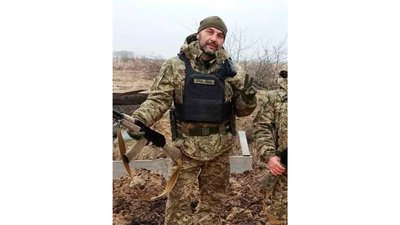 На Чернігівщині попрощалися з головним сержантом ЗСУ Сергієм Ященком, якого рік вважали зниклим безвісти На Чернігівщині попрощалися з головним сержантом ЗСУ Сергієм Ященком, якого рік вважали зниклим безвісти
