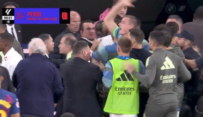 Лунін отримав червону картку на лаві запасних під час "Ель Класіко": як це трапилося Лунін отримав червону картку на лаві запасних під час "Ель Класіко": як це трапилося
