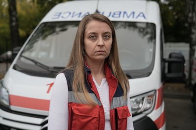 "Я бачу потерпілих і страх зникає". Історія лікарки швидкої медичної допомоги Олександри Рябцевої "Я бачу потерпілих і страх зникає". Історія лікарки швидкої медичної допомоги Олександри Рябцевої