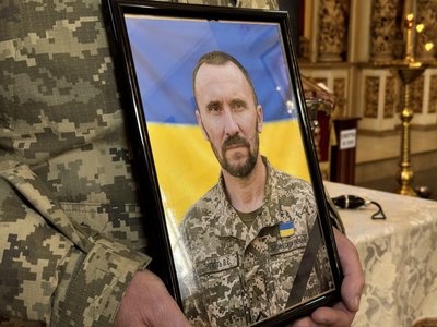 У Полтаві попрощалися із загиблим на Донеччині Володимиром Пипотем У Полтаві попрощалися із загиблим на Донеччині Володимиром Пипотем