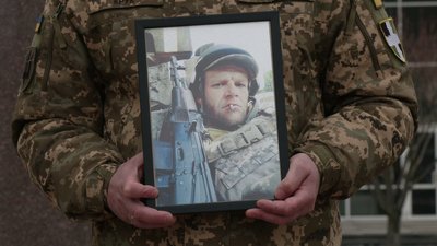"Думали, що в полоні, надія ще була": з добровольцем Максимом Барановським попрощались у Рівному "Думали, що в полоні, надія ще була": з добровольцем Максимом Барановським попрощались у Рівному