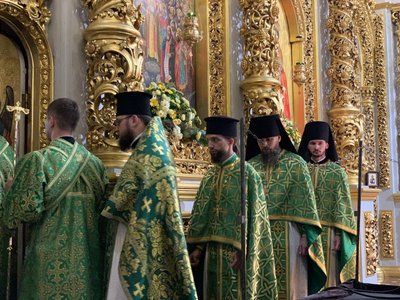 Трійця у Лаврі: Епіфаній провів святкову літургію Трійця у Лаврі: Епіфаній провів святкову літургію