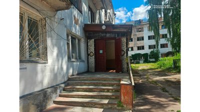 Протікає дах, є пліснява та сиплеться штукатурка: як на Чернігівщині у гуртожитку коледжу проживають ВПО Протікає дах, є пліснява та сиплеться штукатурка: як на Чернігівщині у гуртожитку коледжу проживають ВПО