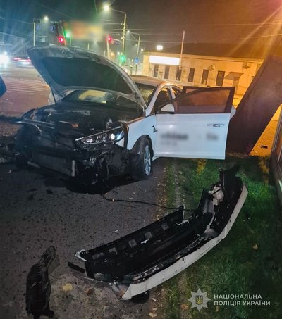 На Миколаївській дорозі в Одесі зіткнулися два авто: постраждали підлітки На Миколаївській дорозі в Одесі зіткнулися два авто: постраждали підлітки