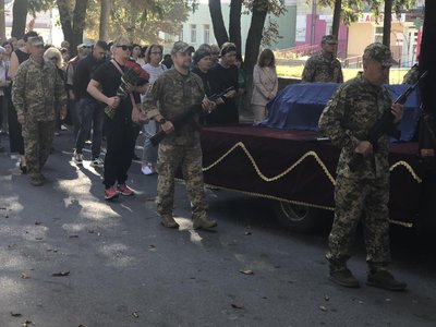 Втрати Черкащини: у Маньківській громаді провели в сотанню путь захисника Втрати Черкащини: у Маньківській громаді провели в сотанню путь захисника