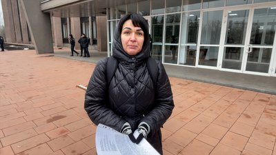Криворіжці вимагають опалення: містяни зібралися на протест під стінами міськвиконкому Криворіжці вимагають опалення: містяни зібралися на протест під стінами міськвиконкому