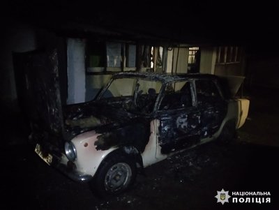 На Харківщині чоловік помстився колишньому матері, підпаливши його автівку На Харківщині чоловік помстився колишньому матері, підпаливши його автівку