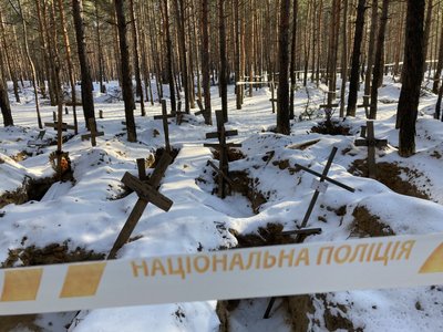 В Ізюмі ідентифікували та перепоховали 449 людей, які загинули під час окупації В Ізюмі ідентифікували та перепоховали 449 людей, які загинули під час окупації