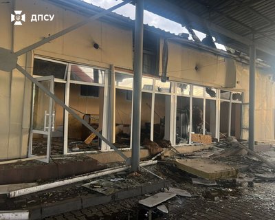 Нічна атака по Одещині: пошкоджені адмінбудівлі та автотранспорт, є постраждалі Нічна атака по Одещині: пошкоджені адмінбудівлі та автотранспорт, є постраждалі