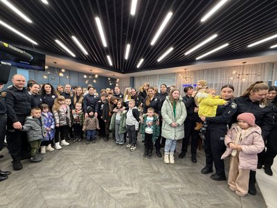 Поліція, подарунки, Тернопіль, діти Поліція, подарунки, Тернопіль, діти
