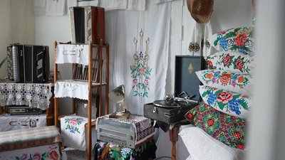 Вишиті рушники, посуд і сторічний патефон: у громаді на Вінниччині створили музей старожитностей Вишиті рушники, посуд і сторічний патефон: у громаді на Вінниччині створили музей старожитностей