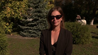 Вперше за 25 років дівчата пройшли посвяту в Острозькому військовому ліцеї. Як це відбувалося Вперше за 25 років дівчата пройшли посвяту в Острозькому військовому ліцеї. Як це відбувалося