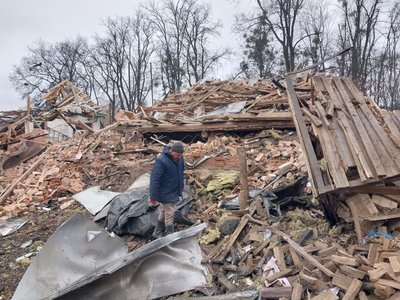 "Вони добивали школу". Наслідки повторного обстрілу Краснопілля "Вони добивали школу". Наслідки повторного обстрілу Краснопілля