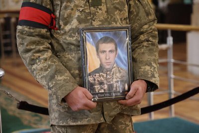 У Луцькій громаді попрощалися з полеглими бійцями Юрієм Шаблевським та Олександром Гавришем У Луцькій громаді попрощалися з полеглими бійцями Юрієм Шаблевським та Олександром Гавришем