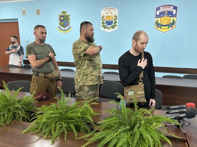 У Кременчуці трьох військових відзначили державними нагородами У Кременчуці трьох військових відзначили державними нагородами