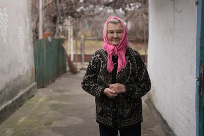 "Куди не поїдеш – стріляють". Чому мешканці прифронтового Чорненкового відмовляються покидати рідні домівки "Куди не поїдеш – стріляють". Чому мешканці прифронтового Чорненкового відмовляються покидати рідні домівки