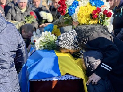 З військовим Петром Мельником попрощалися у Рівному З військовим Петром Мельником попрощалися у Рівному
