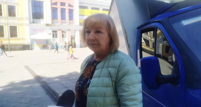 В центрі Житомира вантажівка проломила плити на пішохідному фонтані: що сталося