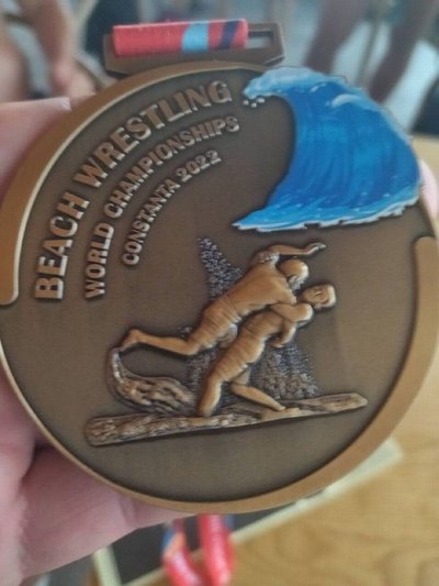 Попри травму, коростенка Софія Марченко стала чемпіонкою світу з пляжної боротьби