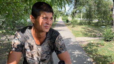 Мікрорайони шахта 5/6 Західний евакуація люди допомога волонтери житель Мирнограда Тимур Мирноград Донецька область 21 серпня 2024 рік Мікрорайони шахта 5/6 Західний евакуація люди допомога волонтери житель Мирнограда Тимур Мирноград Донецька область 21 серпня 2024 рік
