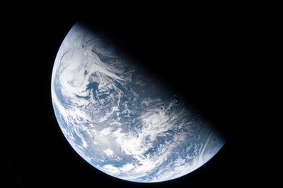 NASA показує знімки зроблені під час історичної місії на Місяць NASA показує знімки зроблені під час історичної місії на Місяць