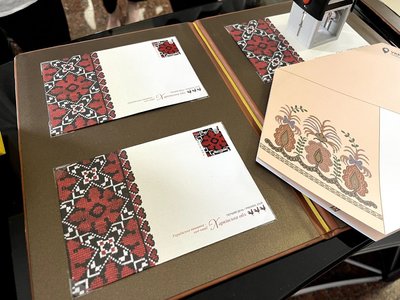 Код нації: Укрпошта випустила марки до Дня вишиванки Код нації: Укрпошта випустила марки до Дня вишиванки