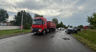 На Львівщині зіткнулися вантажівка та легковик, 32-річна жінка отримала травми На Львівщині зіткнулися вантажівка та легковик, 32-річна жінка отримала травми