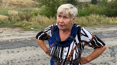 Евакуація примусова евакуація родини діти люди жителька Іллінівки Ганна прифронтове село Іллінівка Іллінівська громада Донецька область 10 вересня 2024 рік Евакуація примусова евакуація родини діти люди жителька Іллінівки Ганна прифронтове село Іллінівка Іллінівська громада Донецька область 10 вересня 2024 рік