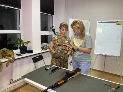 "Мрію збити «шахеда»": жінки про службу в черкаських добровольчих формуваннях тергромад "Мрію збити «шахеда»": жінки про службу в черкаських добровольчих формуваннях тергромад