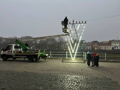 "Свято радості й перемоги": як єврейська громада Ужгорода відзначає Хануку "Свято радості й перемоги": як єврейська громада Ужгорода відзначає Хануку