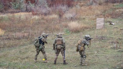 тренування навчання 56 окрема мотопіхотна Маріупольська бригада бійці новобранці Донецька область тренування навчання 56 окрема мотопіхотна Маріупольська бригада бійці новобранці Донецька область