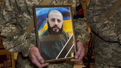 У Полтаві попрощалися із двома солдатами, які полягли на Сумщині У Полтаві попрощалися із двома солдатами, які полягли на Сумщині
