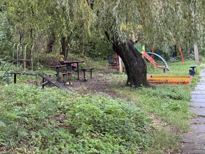 Дитячий майданчик у Чернівцях Дитячий майданчик у Чернівцях