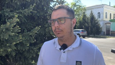 "Будемо сподіватися, що рік пролежить": у Прилуках почали ремонтувати дороги з бетонним покриттям "Будемо сподіватися, що рік пролежить": у Прилуках почали ремонтувати дороги з бетонним покриттям
