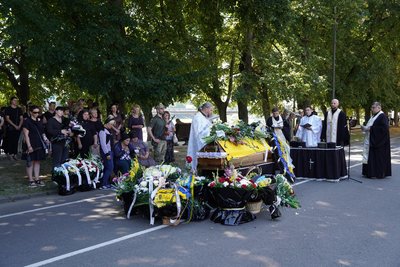 В Ужгороді попрощалися з полеглим захисником Миколою Манільчуком